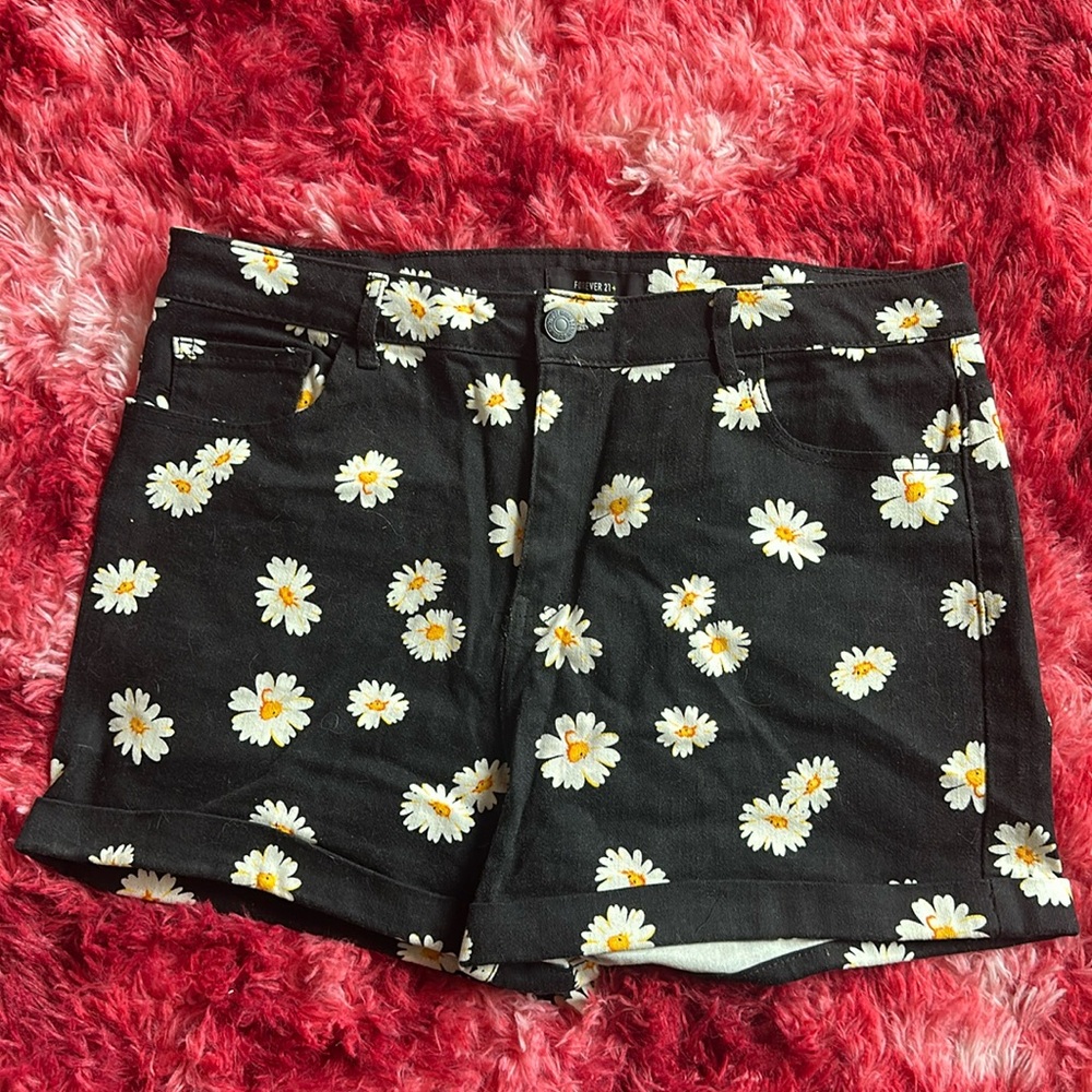 Forever 21 high waited denim daisy shorts